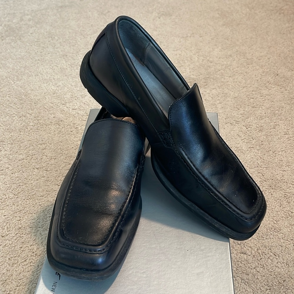 Men’s Kenneth Cole loafers -Sock It  2 Me size 10.5 US. Black